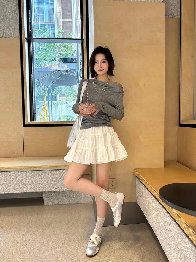 ！这3双怎么搭配都好看！“薄底鞋”今年秋天太火了(图3)