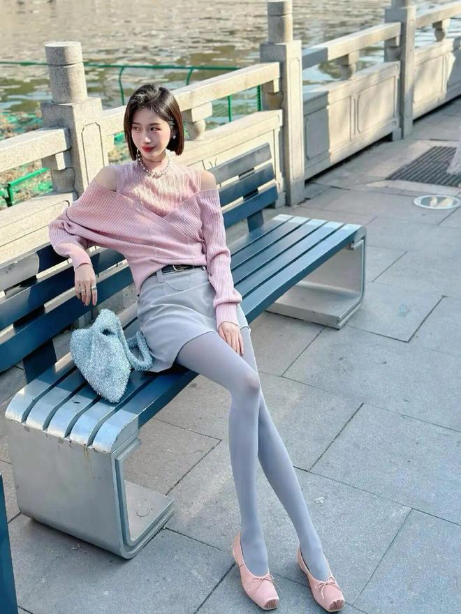 ！这3双怎么搭配都好看！“薄底鞋”今年秋天太火了(图8)