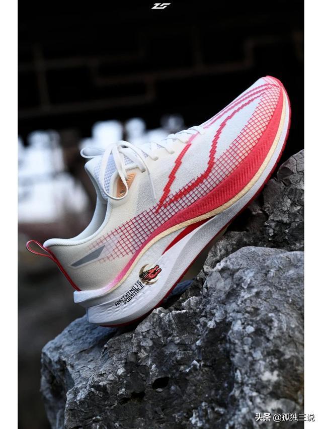 的10双运动鞋国货霸榜了！碾压耐克阿迪！今年卖最火