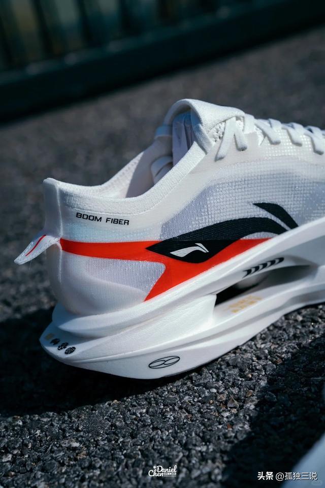 的10双运动鞋国货霸榜了！碾压耐克阿迪！今年卖最火(图7)